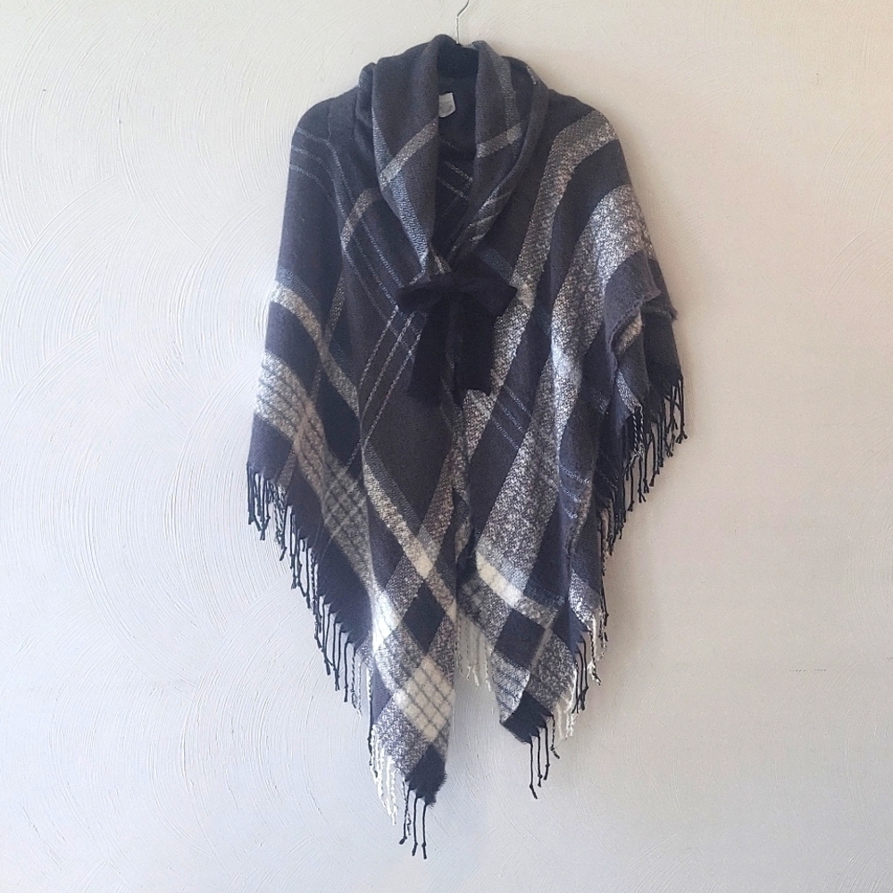 Plaid Fringe Poncho Soft, Warm Gray, White, Sliver Shaw One Size